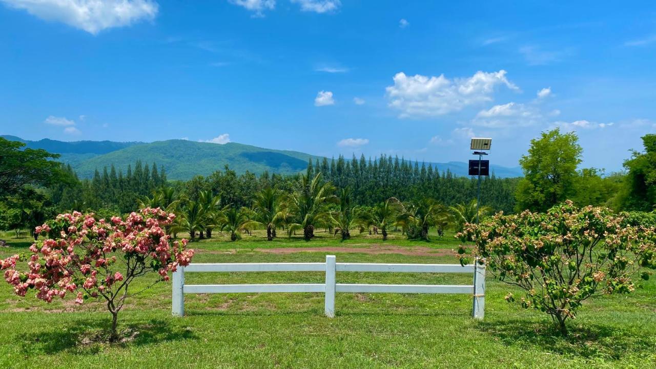 ไร่วิวทิวเขา ลานกางเต็นท์ ฟาร์มสเตย์ Ban Nong Tum Exterior foto